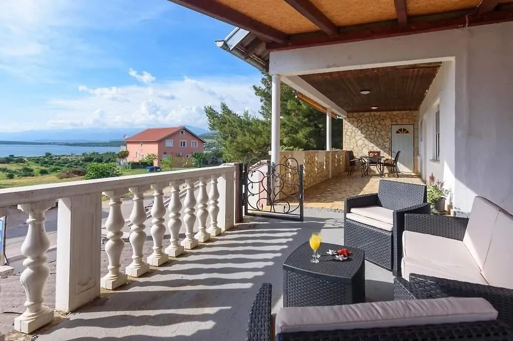 Apartman Bitunjac Gornji Karin 0*,