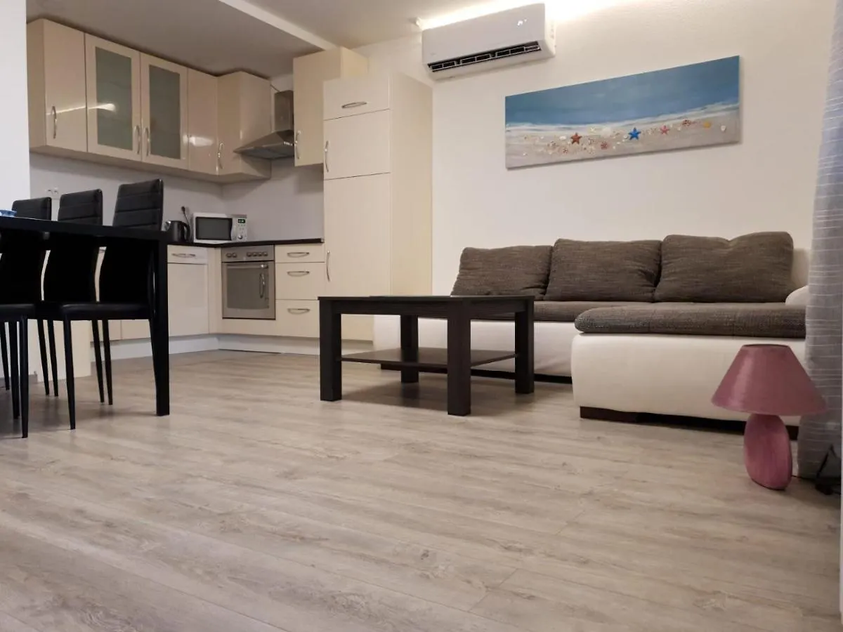 Apartman Bitunjac Gornji Karin 0*,  Croatia