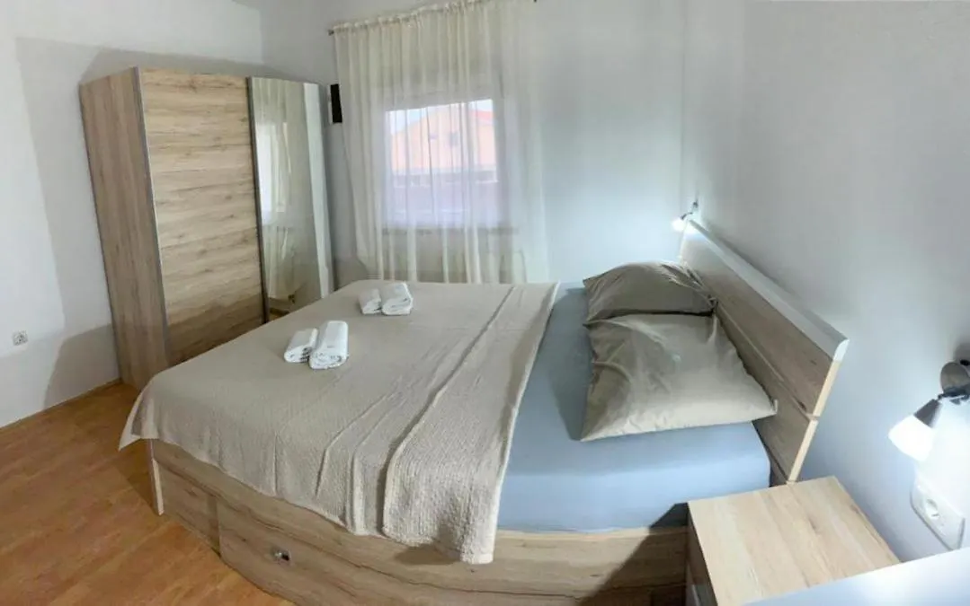 Apartman Bitunjac Gornji Karin 0*,